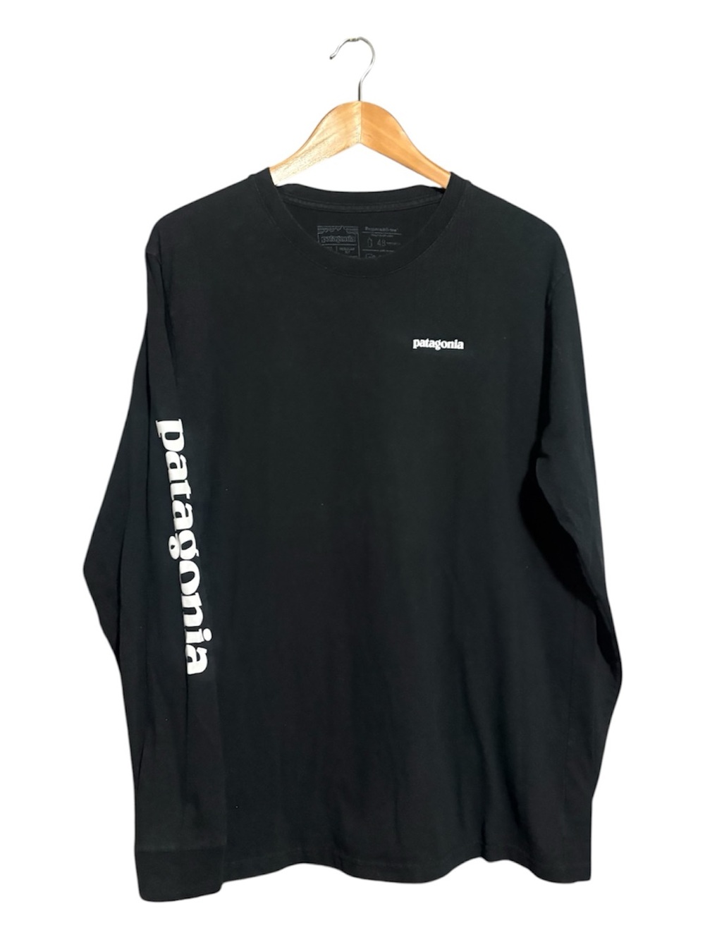 PATAGONIA Men's Black Long Sleeve Logo Tee
